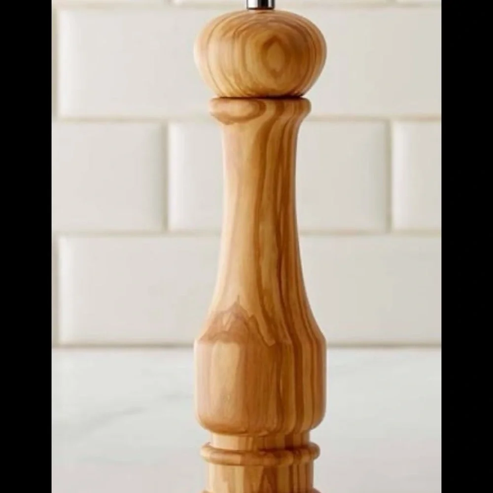 Williams Sonoma Genuine Olivewood Salt Mill